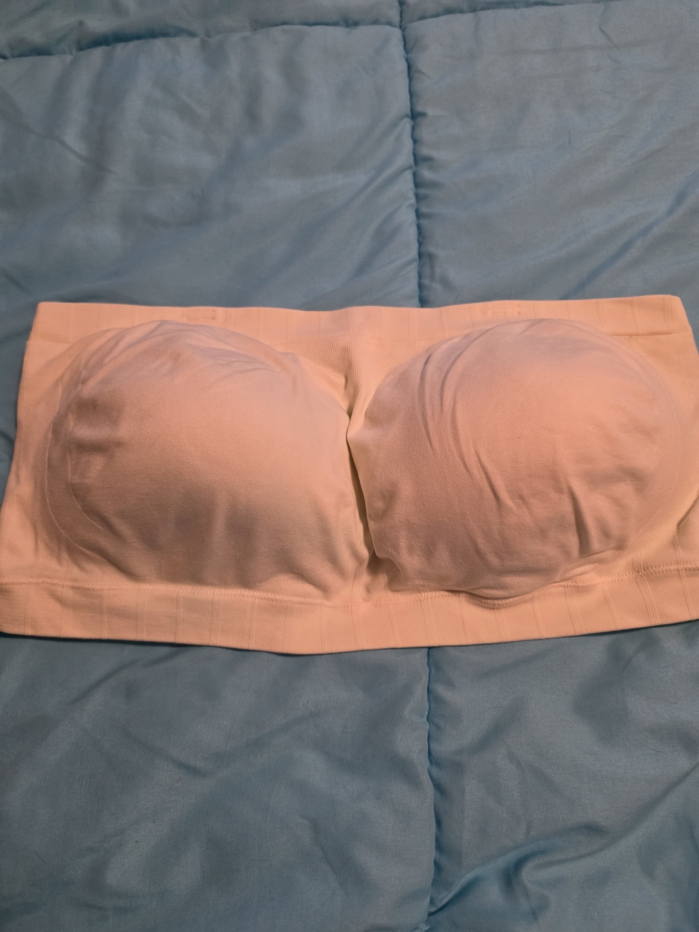 Truekind Seamless Strapless Bandeau Bra in Beige
